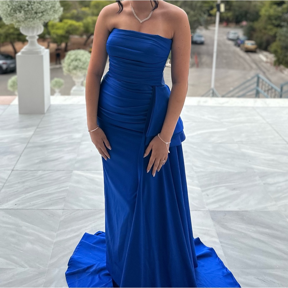 Blue gown with side train